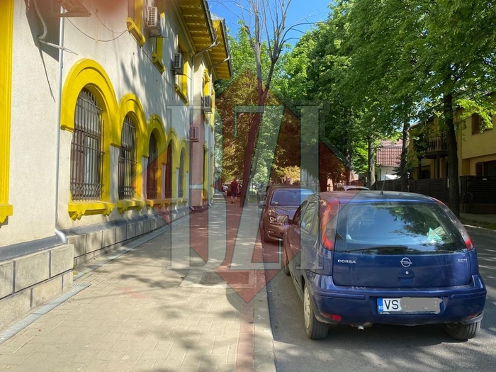 masini parcate in apropiere de IRO