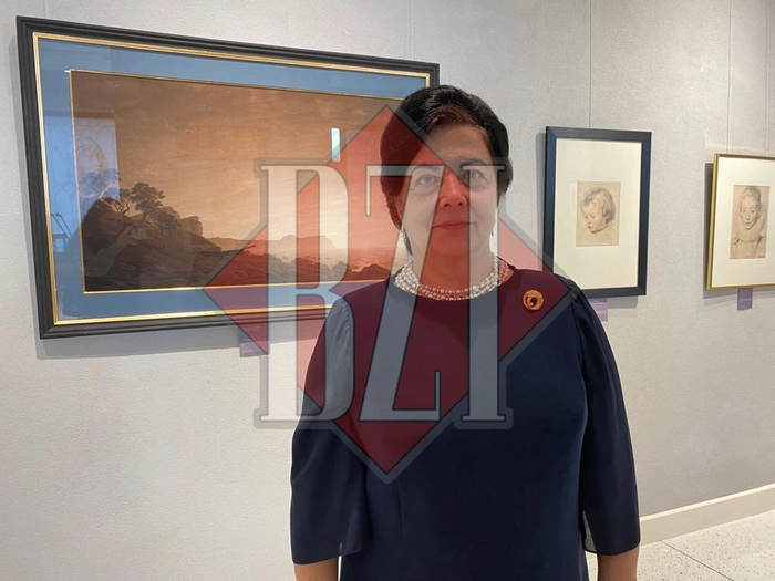  o poză cu Aurica Ichim, director al Muzeului Municipal „Regina Maria” Iaşi