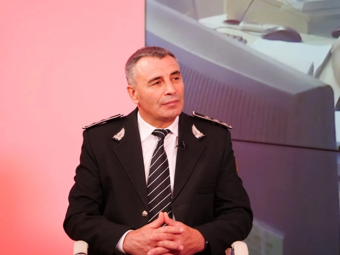  Liviu Zanfirescu