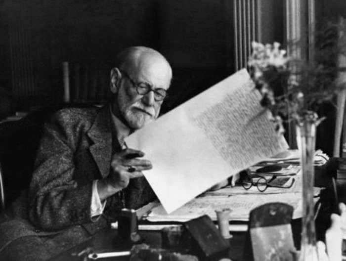 imagine alb-negru cu sigmund freud