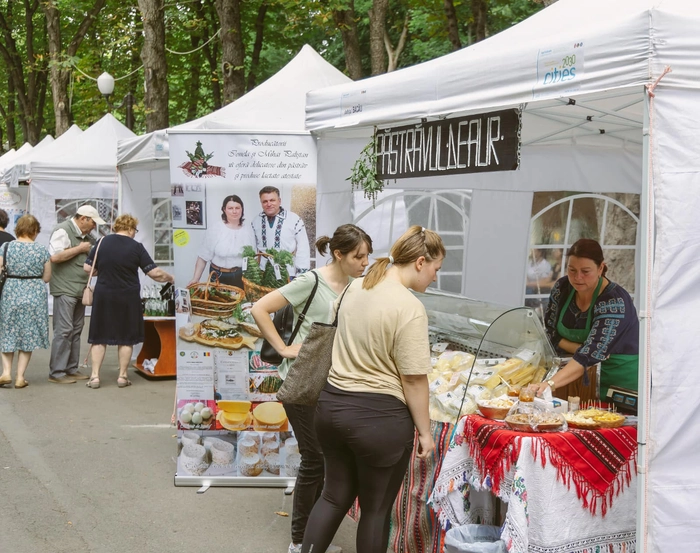 o poză de la târgul „Iașul în bucate tradiționale, ecologice, montane și artizanale”