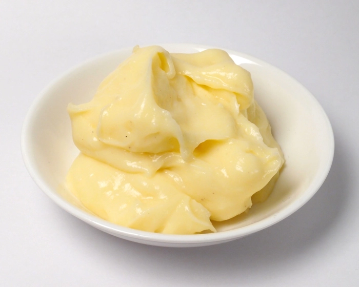 crema de oua pe aburi intr-o farfurie