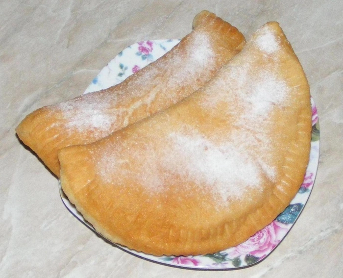 mai multe branzoaice prajite pe o farfurie