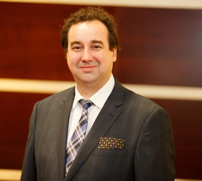 poză cu conf. univ. dr. Lucian Eva, manager Spitalul Clinic de Urgență „Prof. Dr. Nicolae Oblu” Iași