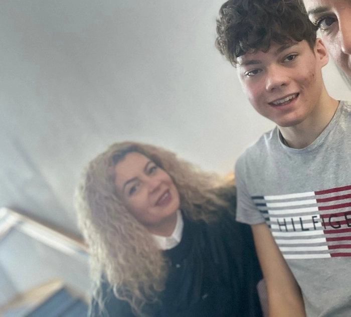 Angelos Grosariu si mama sa