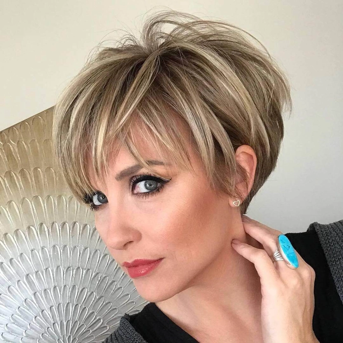 model de tunsoare care intinereste 