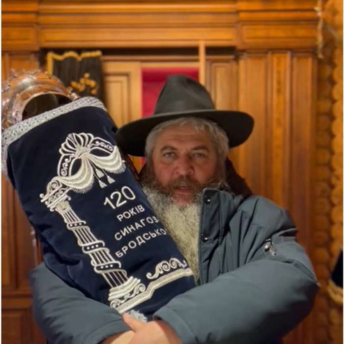 Moshe Reuven Azman, a făcut apel la colegii săi din Rusia, la evreii din această țară și la poporul rus să oprească războiul1