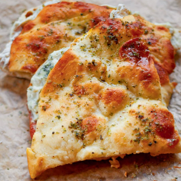 focaccia pe un suport