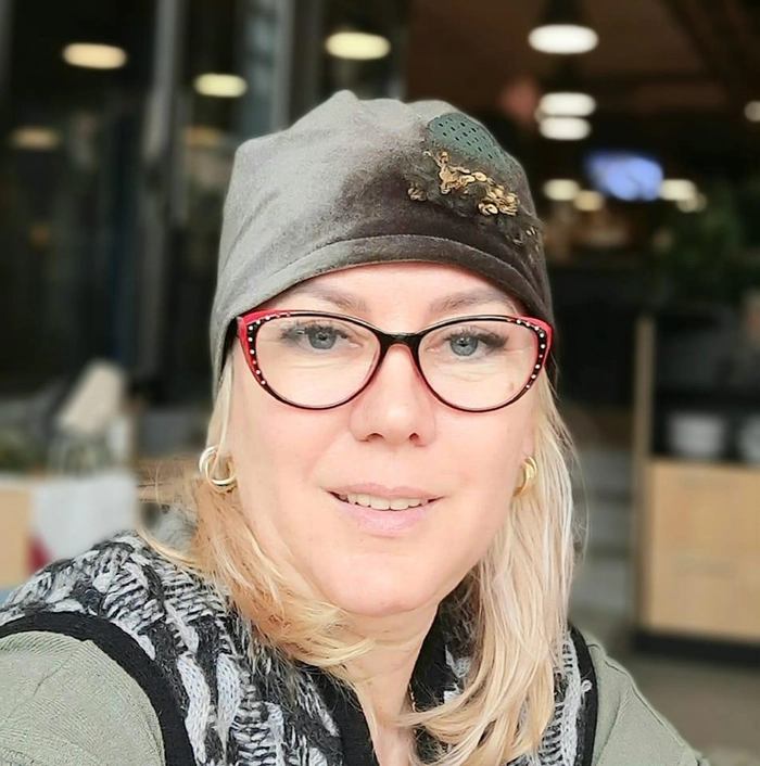 o poză cu prietena bărbatului