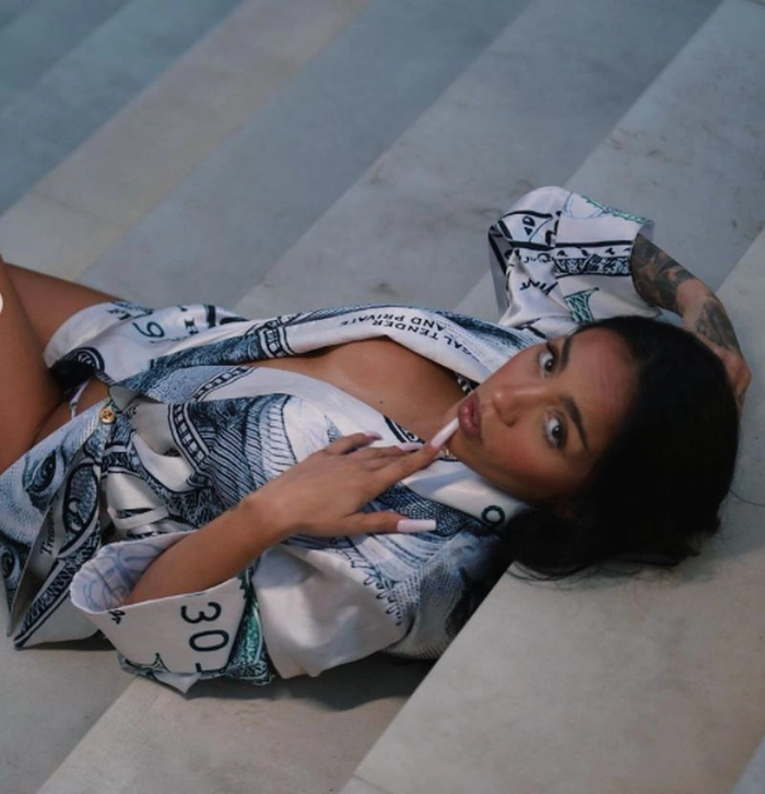 Ruby imbracata sexy
