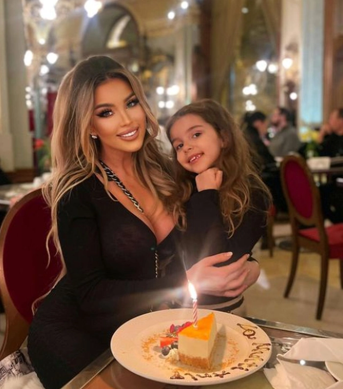 roxana vasniuc cu fiica sa