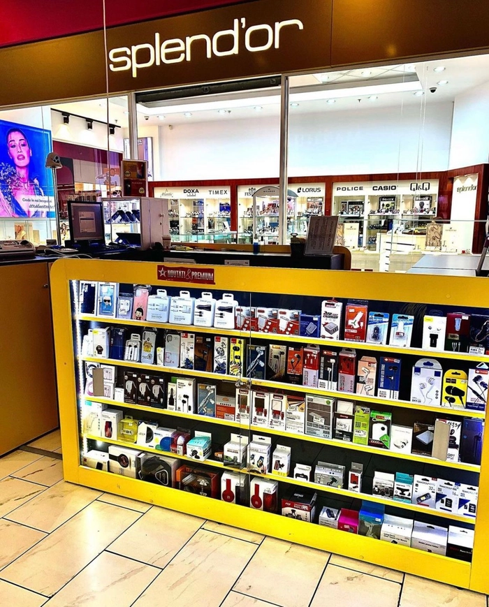  un magazin din centrul comercial Carrefour Felicia