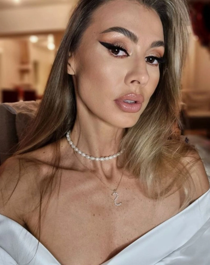 selfie claudia neghina