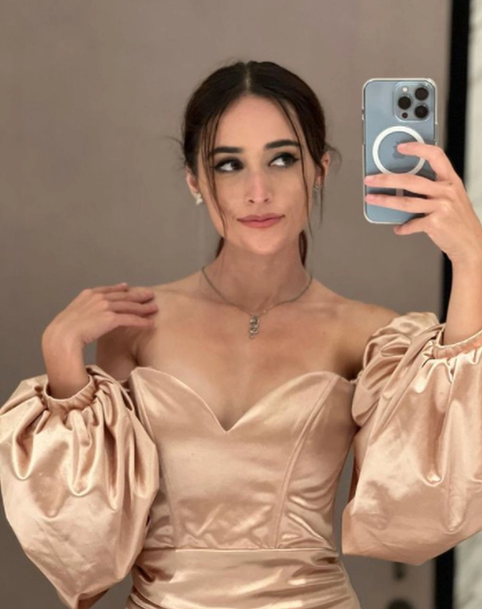 andra gogan selfie in oglinda