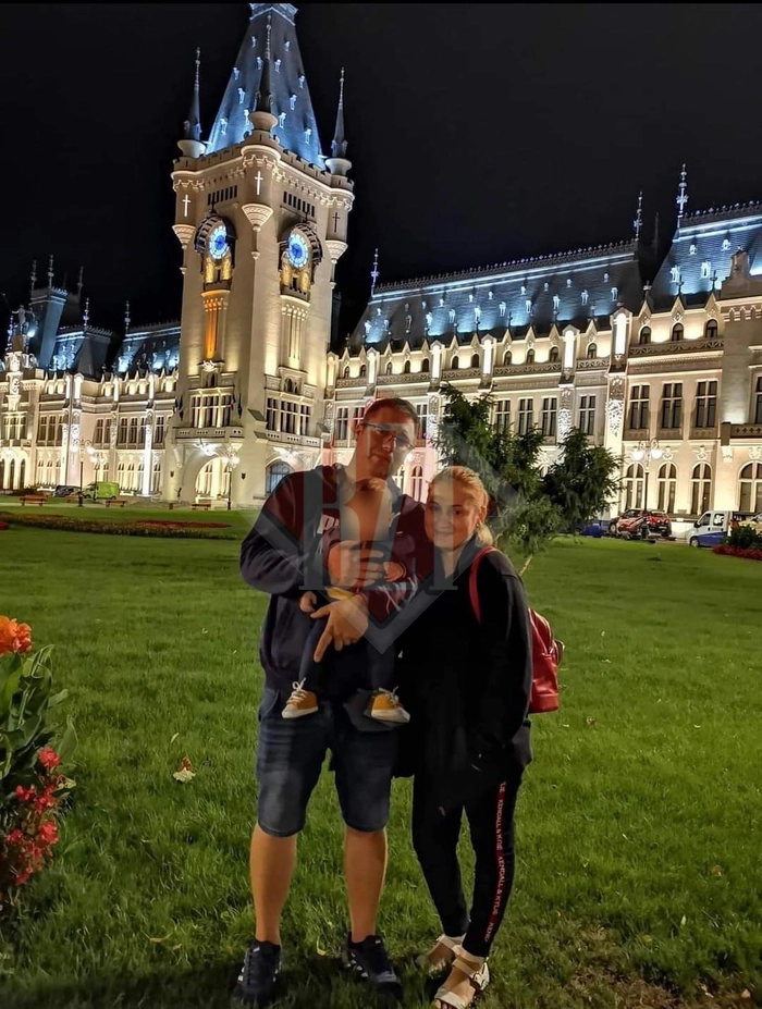 Familie la Palatul Culturii