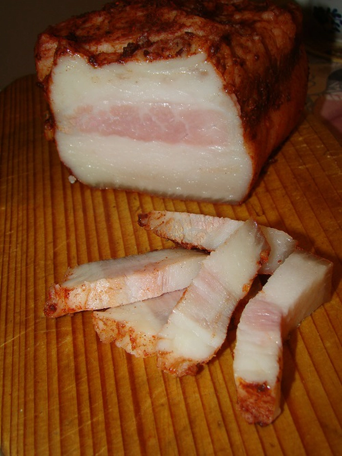 slanina fiarta si bucati de slanina