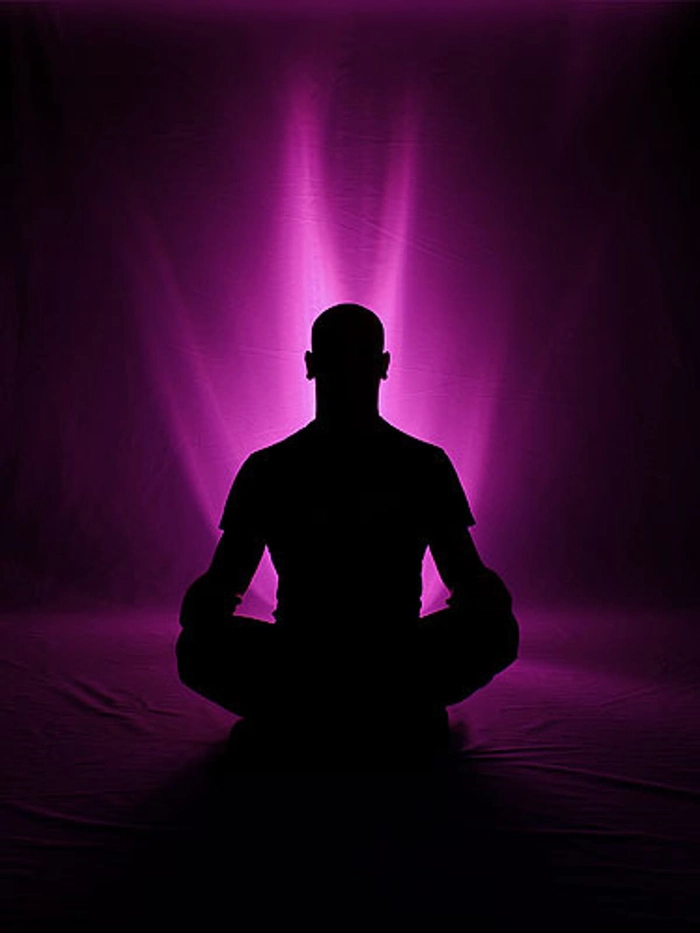persoana cu aura violet