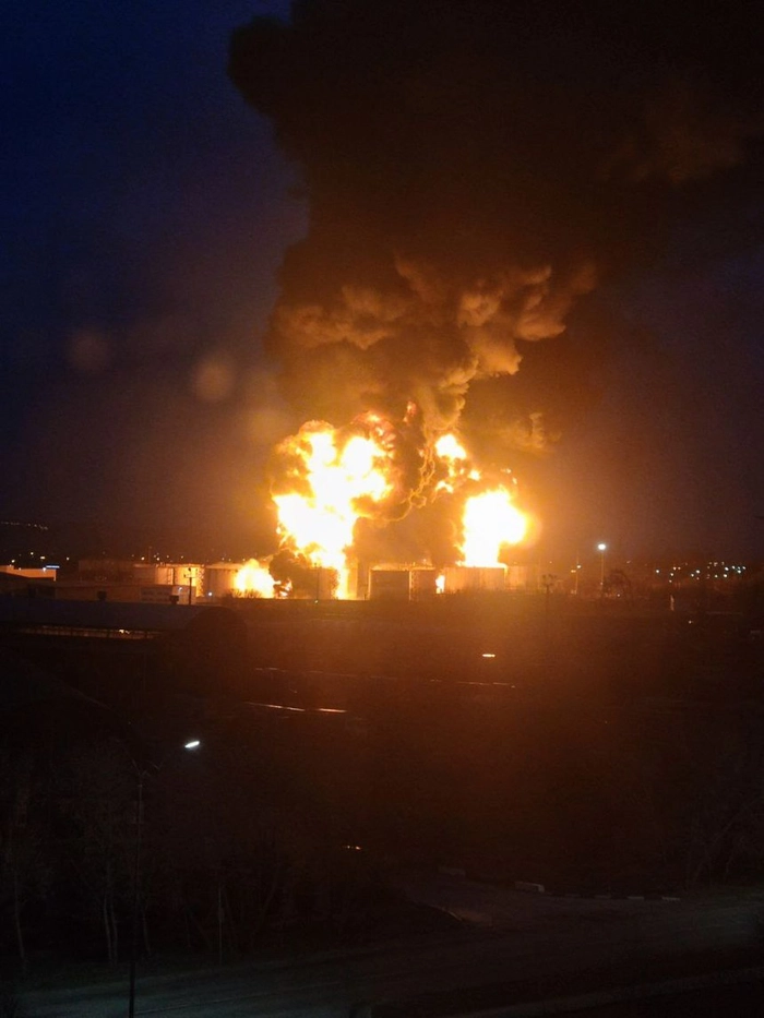 două elicoptere ucrainene depozit de petrol Rusia
