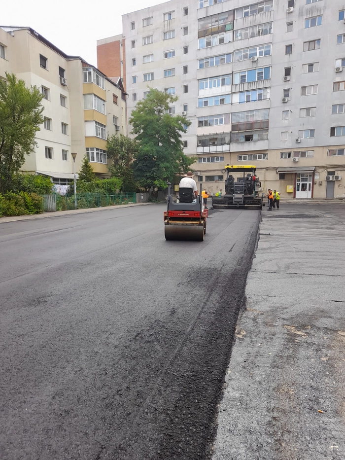 lucratori Citadin efectuand lucrari in Iasi