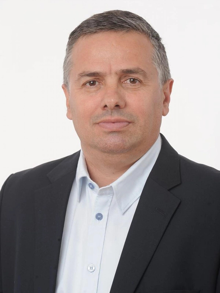 Petru Movila ca costum si camasa