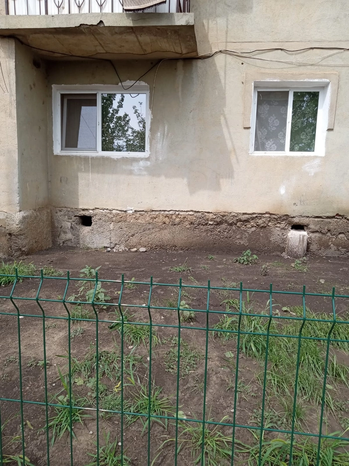  o poză cu blocul din Ciorani