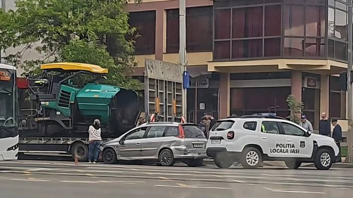 Accident rutier în muncipiul Iași! Au fost implicate două autoturisme