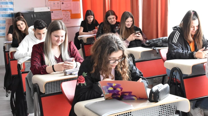 „Provocarea rațiunii”, un exercițiu de gândire critică pentru liceeni la Colegiul Tehnic CF „Unirea” din Pașcani