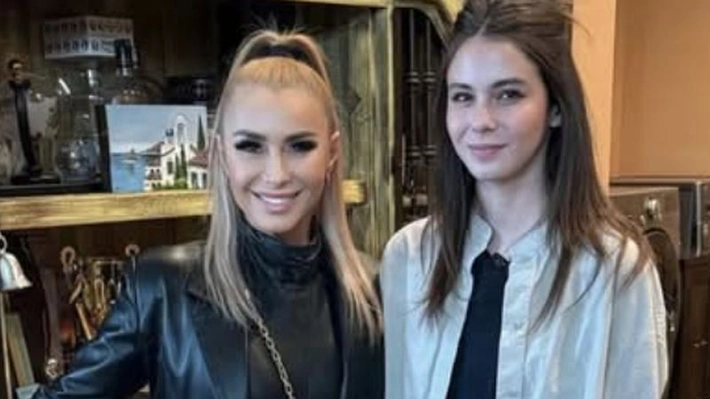 Ce meserie neașteptată are fiica Anamariei Prodan! Rebecca Dumitrescu cucerește New York-ul!
