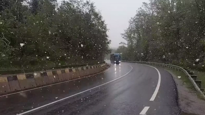 Iarna revine în România la mijloc de mai! Ninsori în Suceava și pe Transfăgărășan, temperaturi sub zero grade în zonele montane
