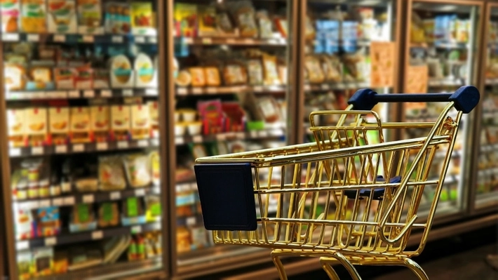 O nouă regulă pentru românii care merg la supermarket! Legea intră în vigoare de pe 11 mai! 