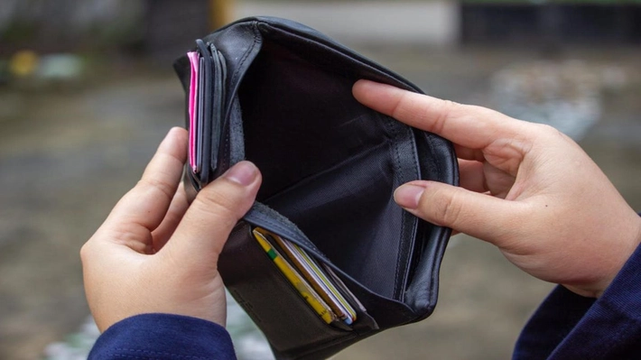 România, în topul țărilor cu cele mai mari taxe pe salarii din Europa! Cu câți bani mai rămân cetățenii la final de lună