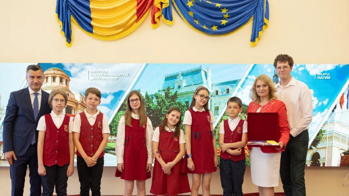Clubul de Robotică CaroLLiiS, al Școlii Primare „Carol I” Iași, reprezintă din nou România la Campionatul Mondial de Robotică, FIRST LEGO League Asia Open 2025 din MACAO, China