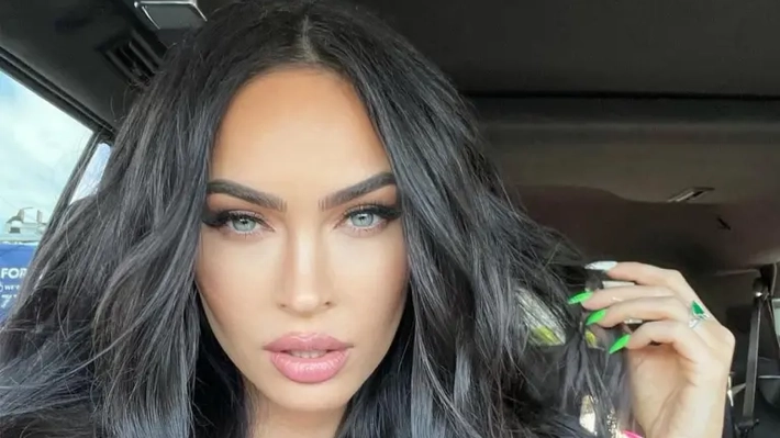 Ce ascunde Megan Fox pe unghii? Detaliul bizar care a explodat pe Instagram