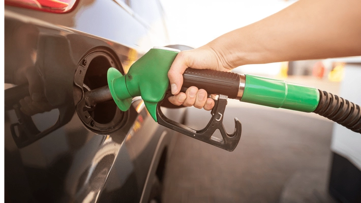 Scumpiri devastatoare la carburanți! Ce sumă vei plăti de acum pentru un plin de benzină