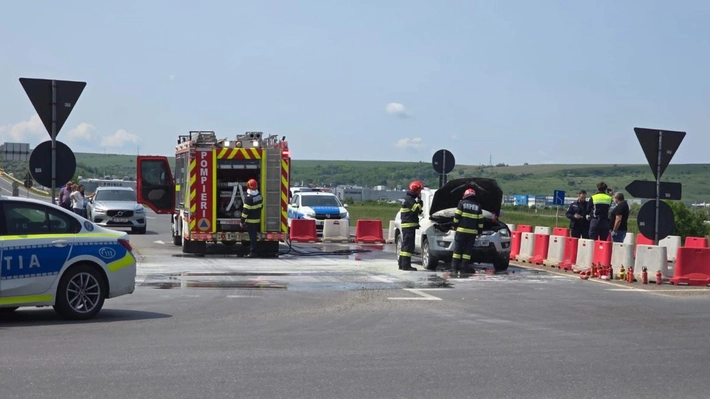 Incendiu în județul Iași. O mașină a fost cuprinsă de flăcări