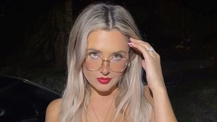 Layla Kelly renunță la job pentru o carieră în OnlyFans. Cum a ajuns să facă această schimbare