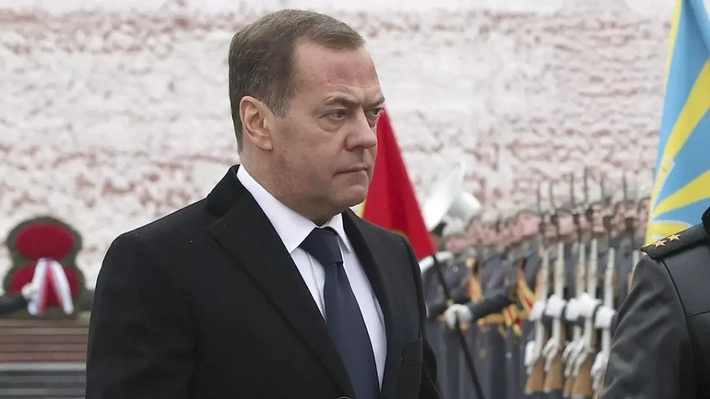 Acordul comercial la care au ajuns Statele Unire şi Uniunea Europeană este „antirus”. Ce spune Dmitri Medvedev