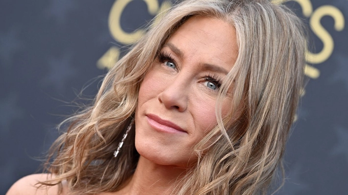 El e noul bărbat din viața lui Jennifer Aniston! Scene pasionale pe un iaht de lux