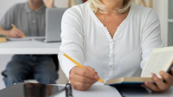 Zi importantă pentru profesori. Peste 500 de cadre didactice au susținut proba scrisă la examenul de Definitivat 2025