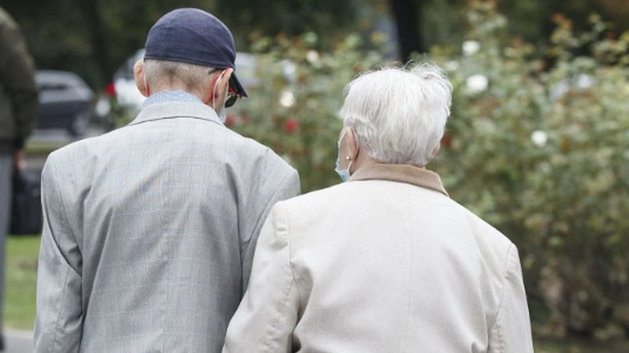 Vârsta de pensionare crește până la 74 de ani! În ce condiții pot seniorii să iasă la pensie fără stagiu complet