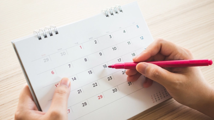 Angajații care au rămas cu zile de concediu la final de an! Ce prevede legislația muncii!