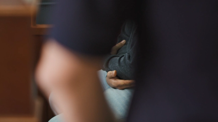 Viol în toateta liceului, în timpul orelor! Momentele de coșmar prin care a trecut o elevă din Dolj