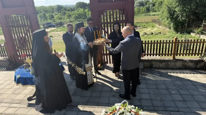 Imagini rare cu Ilie Bolojan la Mănăstirea Eroilor
