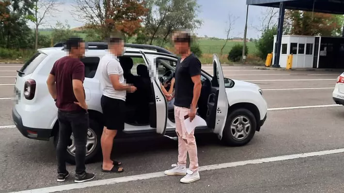 Un traficant de migranți a fost prins de către polițiști la Albița