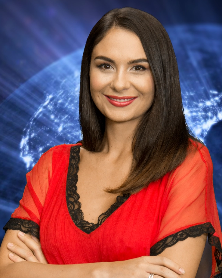 Alexandra Păcuraru în studio de televiziune