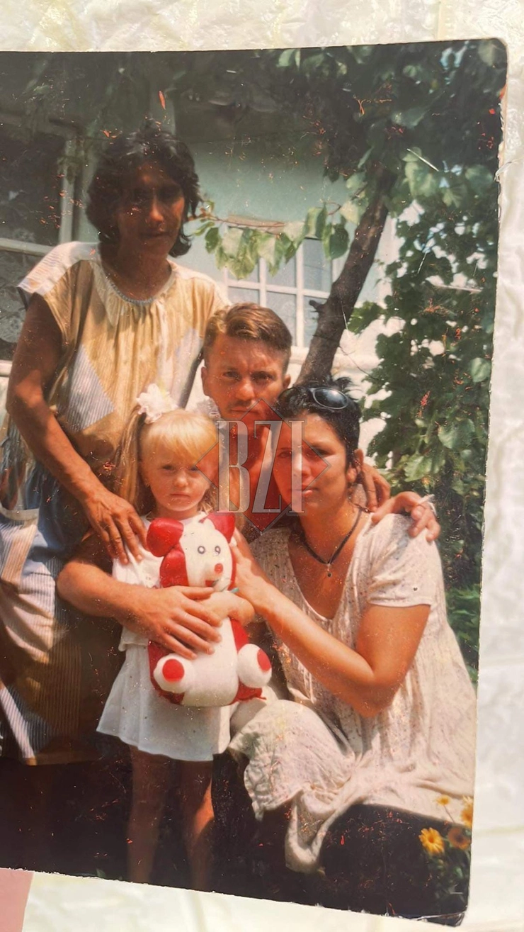 o imagine cu Ciprian Gică Șunguru, cu sotia sa, cu mama sa și cu fiica