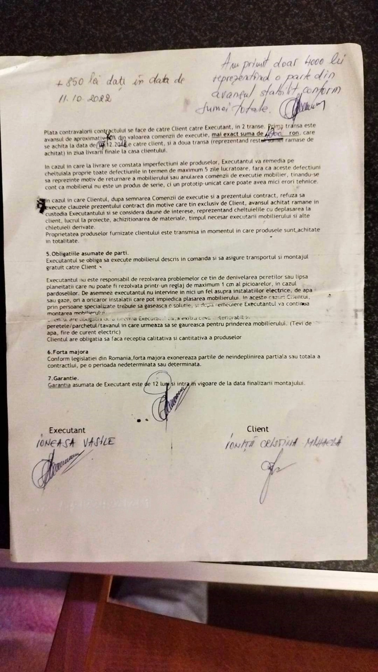 o poză cu contractul pe care l-a semnat clienta