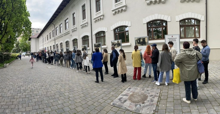 vizitatori la muzeele din cadrul Muzeului Național al Literaturii Române Iași