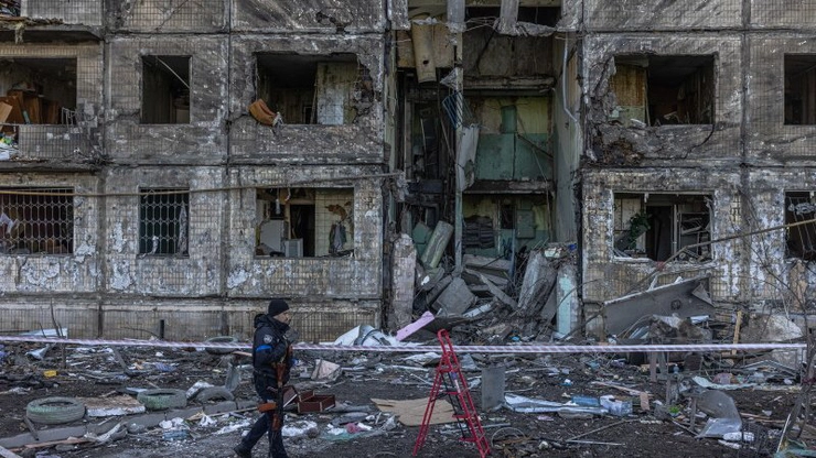 bloc de locuinte distrus in urma atacurilor armatei ruse, Ucraina sub asediul Rusiei, ucrainean