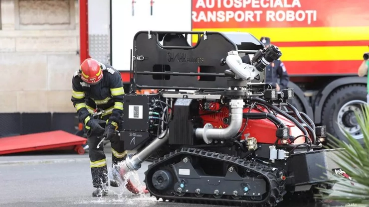 o poză cu robotul pompier